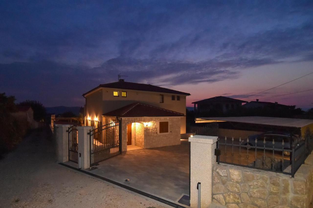 Villa Muskatel Brzac Exteriör bild