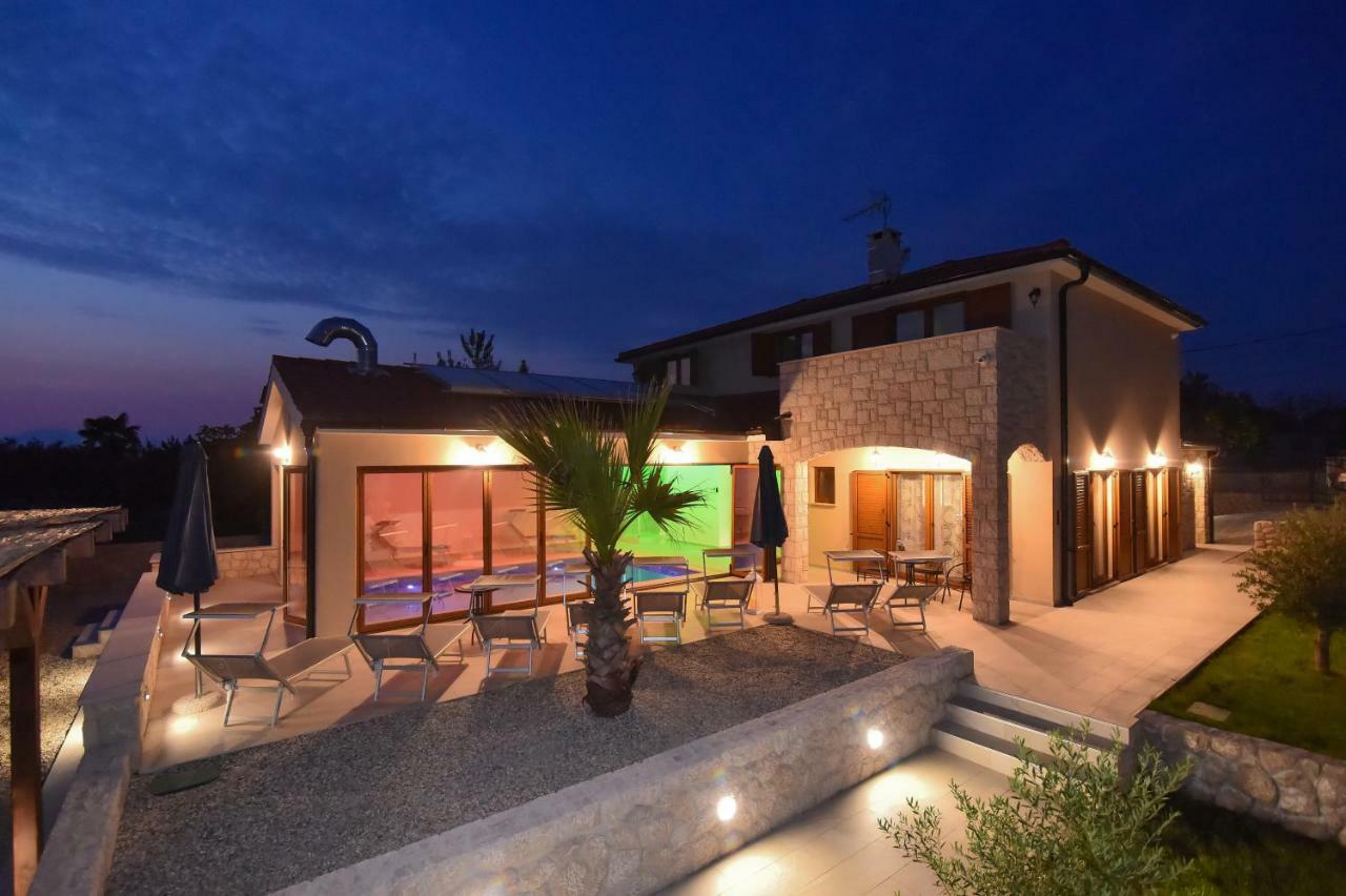 Villa Muskatel Brzac Exteriör bild